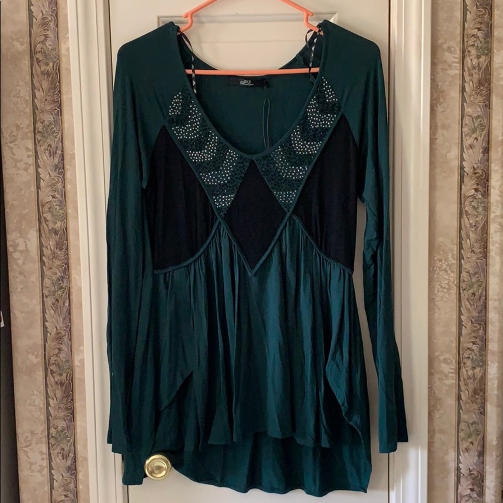 Medium BKE Boutique Green Shirt